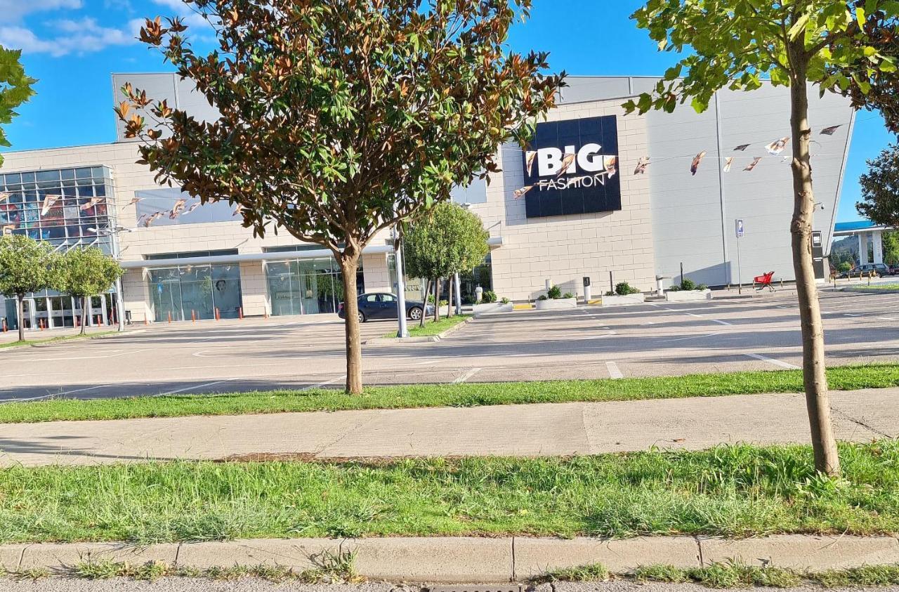 Regina Apartment بودغوريتْسا المظهر الخارجي الصورة